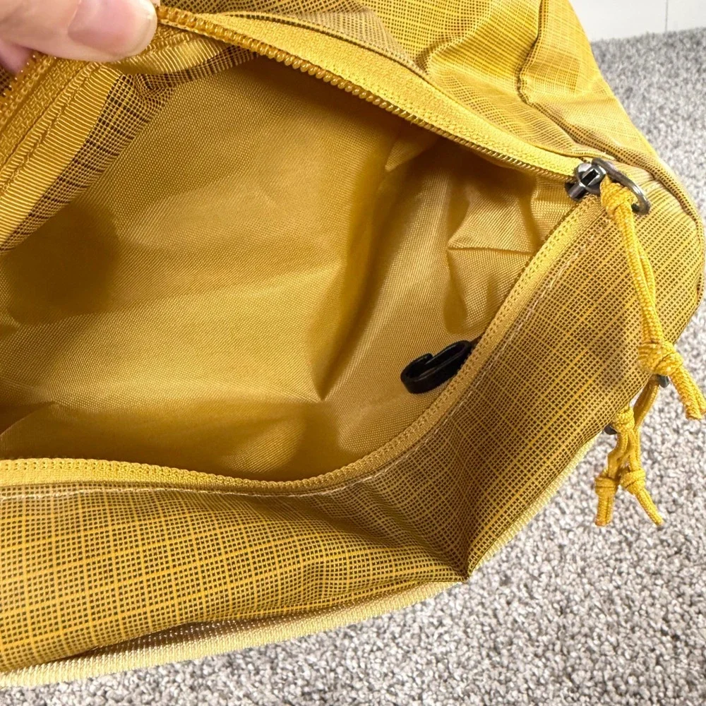 Patagonia Black Hole Pack 25L Yellow Recycled Ripstop Laptop Backpack 49297